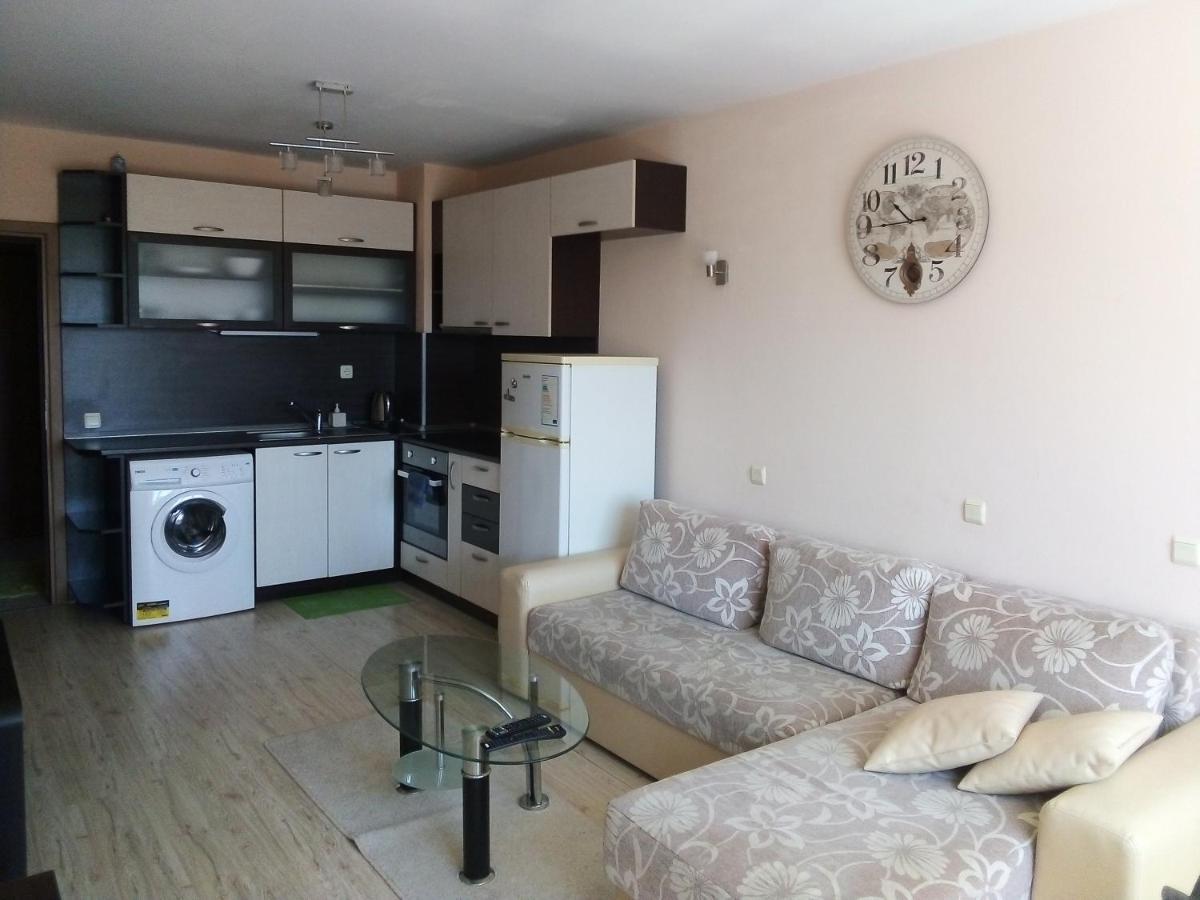 Apartamento Апартамент Зорница Burgas Exterior foto