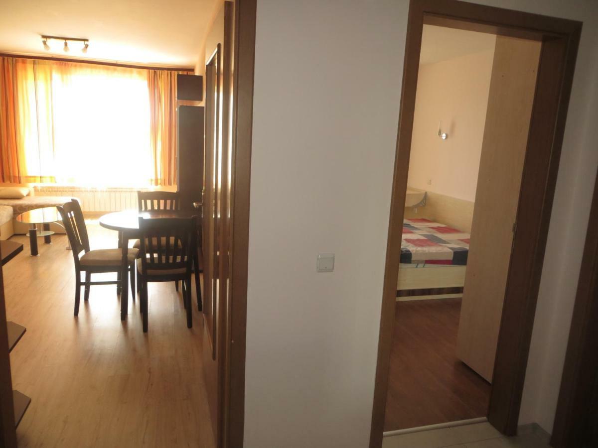 Apartamento Апартамент Зорница Burgas Exterior foto