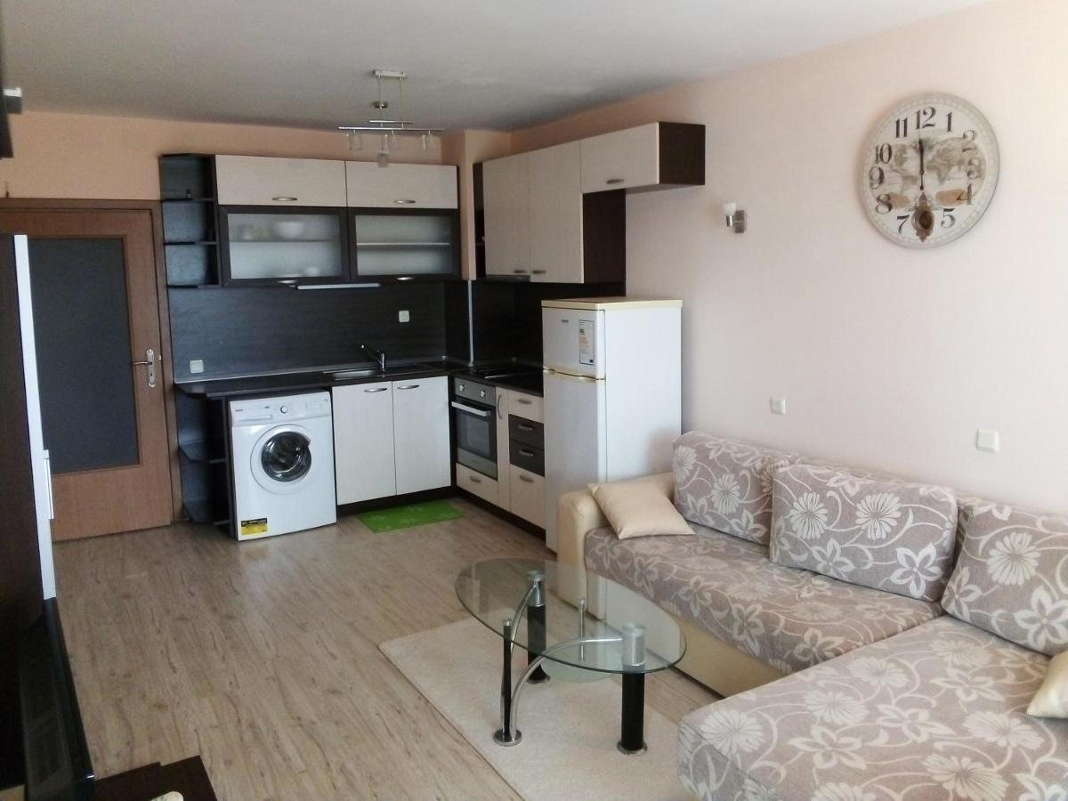 Apartamento Апартамент Зорница Burgas Exterior foto
